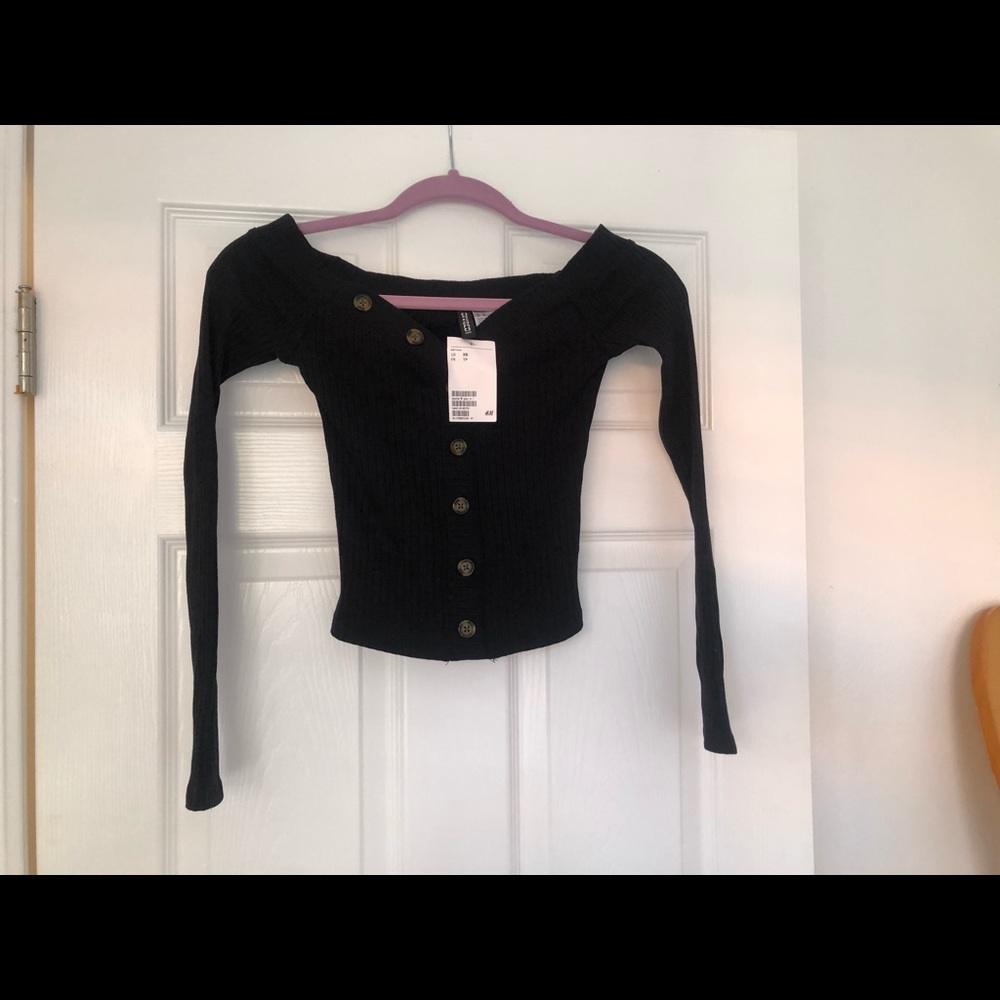 Cropped Ribbed Button Tee - Picture 2 of 5